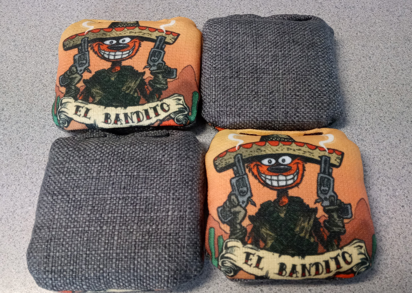 El bandito Cat Mini Cornhole Bags